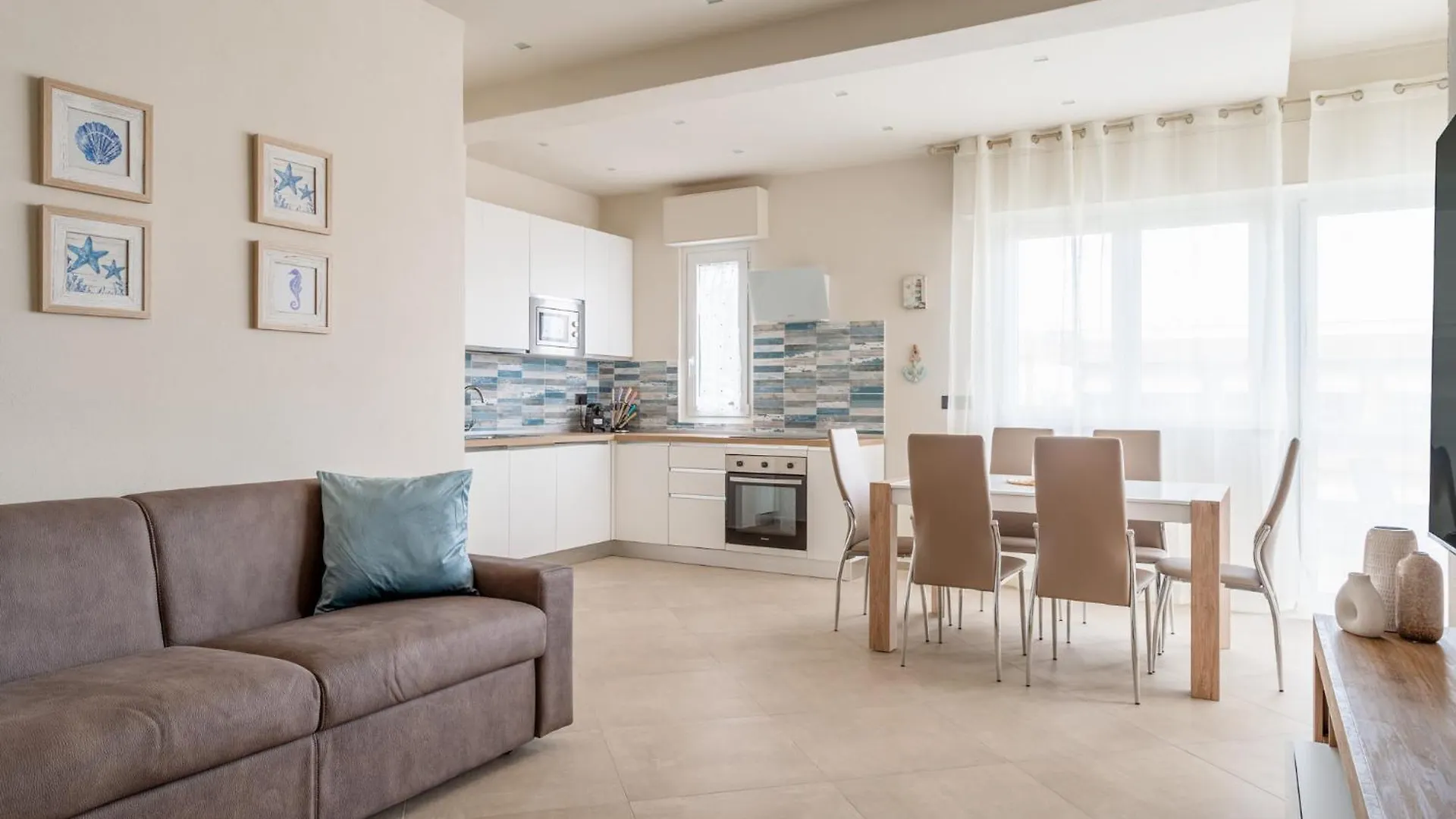 La Casa Del Sole A 50 M Dal Mare Apartment Lido di Camaiore Italy
